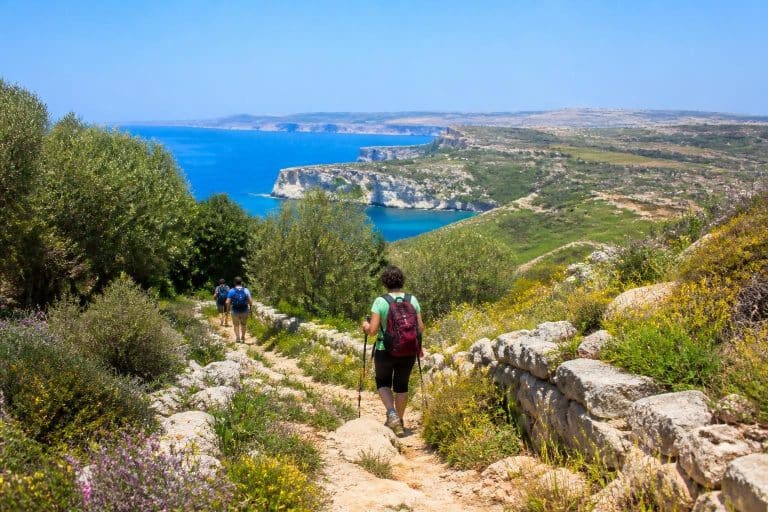 découvrez les meilleurs sentiers de randonnée à malte pour explorer les paysages naturels, les côtes et les trésors cachés de l'île. partez à l'aventure et profitez d'une expérience inoubliable en plein air.