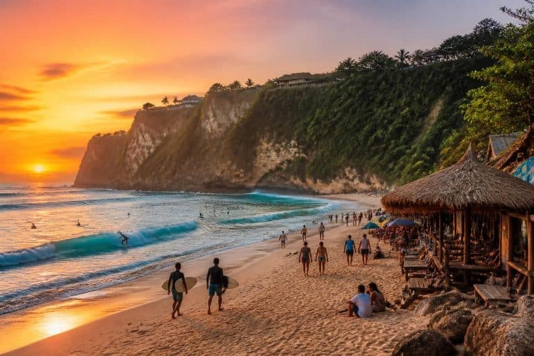 découvrez les incontournables de la plage d'uluwatu à bali pour profiter pleinement de son littoral spectaculaire, entre surf, paysages paradisiaques et culture locale.