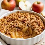 découvrez notre recette facile et rapide de crumble healthy aux pommes, sans sucre ni beurre, pour un dessert gourmand et léger à savourer sans culpabilité.