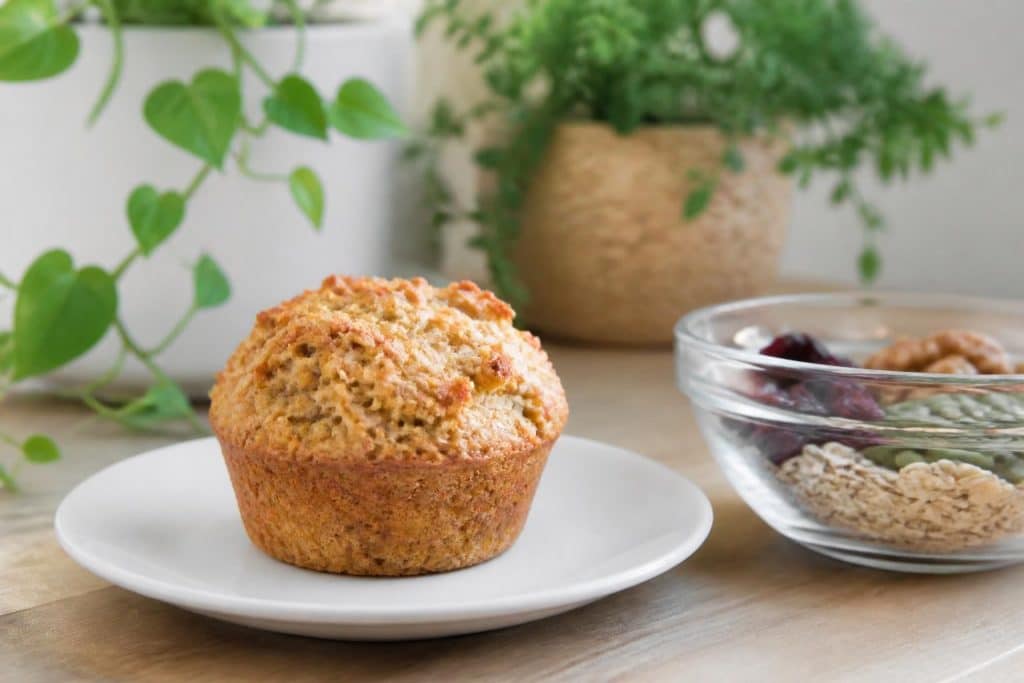 découvrez une recette facile de muffin healthy moelleux sans sucre ajouté, parfaite pour une collation gourmande et équilibrée.