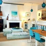 Comment délimiter les espaces d'un salon ouvert avec des tapis ?